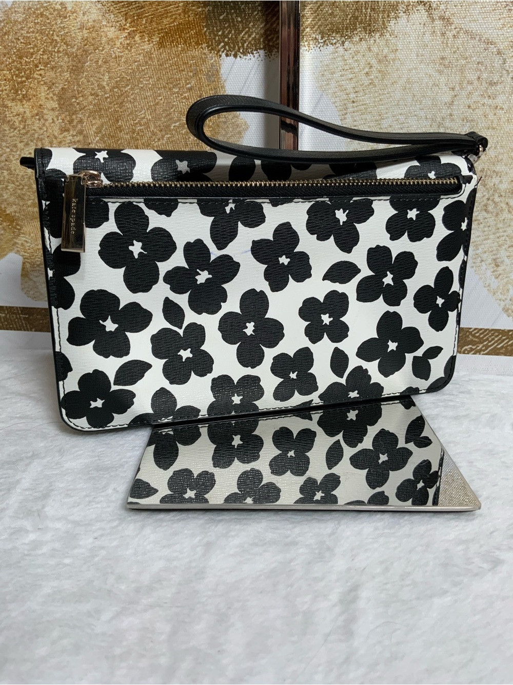 kate spade Black and White Floral Wristlet Clutch - Picture 2 of 4